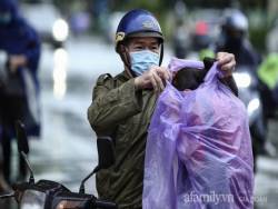 “Con khổ như vậy, mình là mẹ sao có thể bỏ con được”