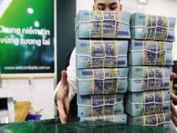 Ngân hàng và bất động sản đua nhau hút tiền qua kênh trái phiếu