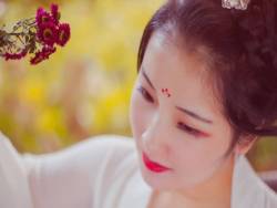 Tháng 6 Âm lịch, quý cô sinh vào tháng này được quý nhân chiếu cố, nhận may mắn, đón tài lộc