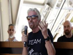 Tỷ phú Richard Branson gợi ý cách vượt qua sự nghi ngờ bản thân