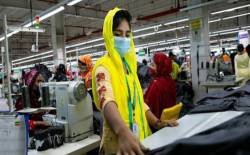 Hé lộ nguyên nhân tước đi gần 12 tỷ USD lương của công nhân may mặc châu Á