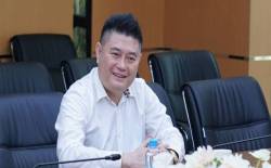Sau ông Phạm Nhật Vượng, bầu Thụy muốn mua thuốc điều trị Covid-19, dự kiến 5-10 ngày về VN