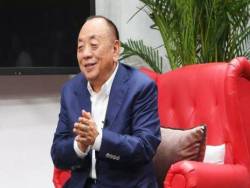 Ông trùm máy thở trở thành tỷ phú giàu nhất Singapore