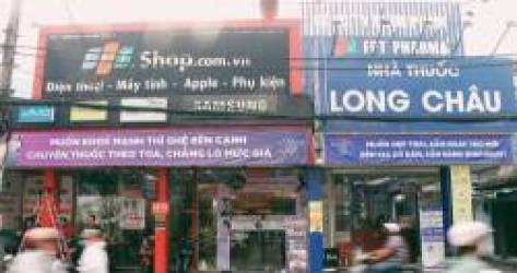 Màn “gà nhà” đối đáp của FPT