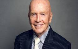 Mark Mobius – “Bố già” của thị trường mới nổi: Ngưỡng mộ tham vọng của VinFast, đánh giá ngang ngửa xe Tesla, nhưng không có ý định đầu tư
