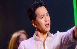 Chủ tịch ACB Trần Hùng Huy biểu diễn vài phút bằng truyền thông làm cả năm và cách Thế giới di động đang “tung hứng” khi bán hàng giá rẻ