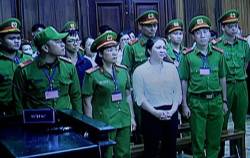 Bà Nguyễn Phương Hằng yêu cầu bà Hàn Ni, ông Văn Sỹ bồi thường đến 500 tỉ đồng