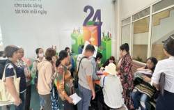 Gần 70 khách hàng được Manulife gọi điện chốt ngày đối chất