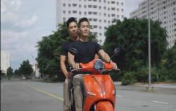 Dat Bike tung video quảng bá xe máy mới, diễn viên không đội mũ bảo hiểm