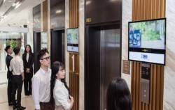 Kênh truyền thông thang máy toà nhà dưới góc nhìn của chuyên gia và doanh nghiệp