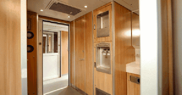 Bị ”đắp chiếu’ 5 năm, 13 toa tàu xịn như máy bay của Tập đoàn Trung Quốc ở Việt Nam bất ngờ đón tin vui