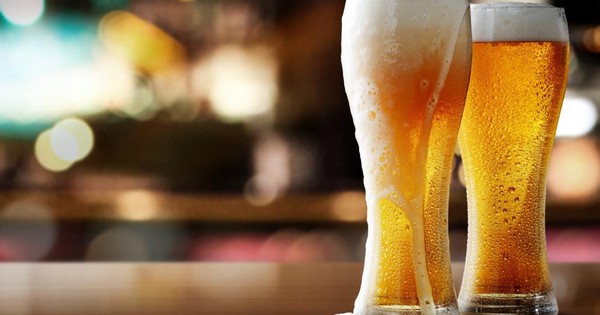 Người Việt chán bia rẻ, thích bia ‘sang’, Heineken áp đảo chiếm 33,7% tổng sản lượng bia cao cấp được tiêu thụ tại Việt Nam