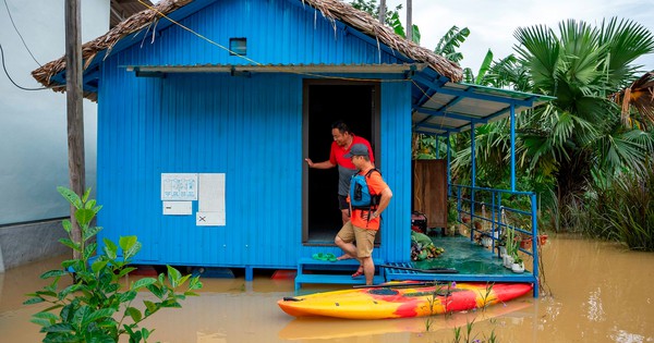 Những căn homestay làm trên nhà nổi tại rốn lũ Tân Hoá (Quảng Bình) và cách Oxalis biến lũ lụt thành cơ hội kinh doanh du lịch